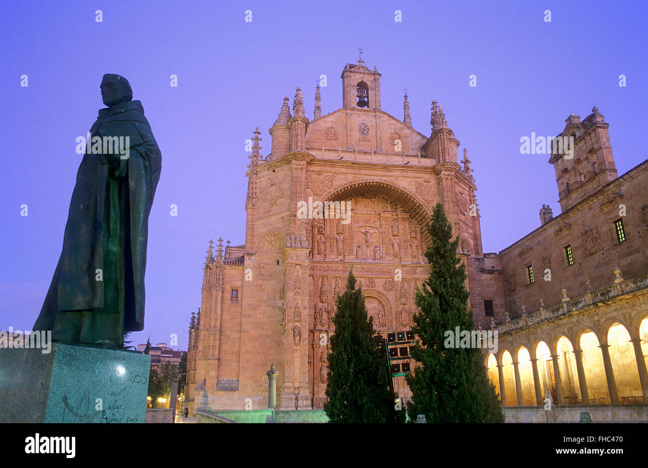 Monument à Francisco de Vitoria et San Esteban de Salamanque, Espagne,Église Banque D'Images