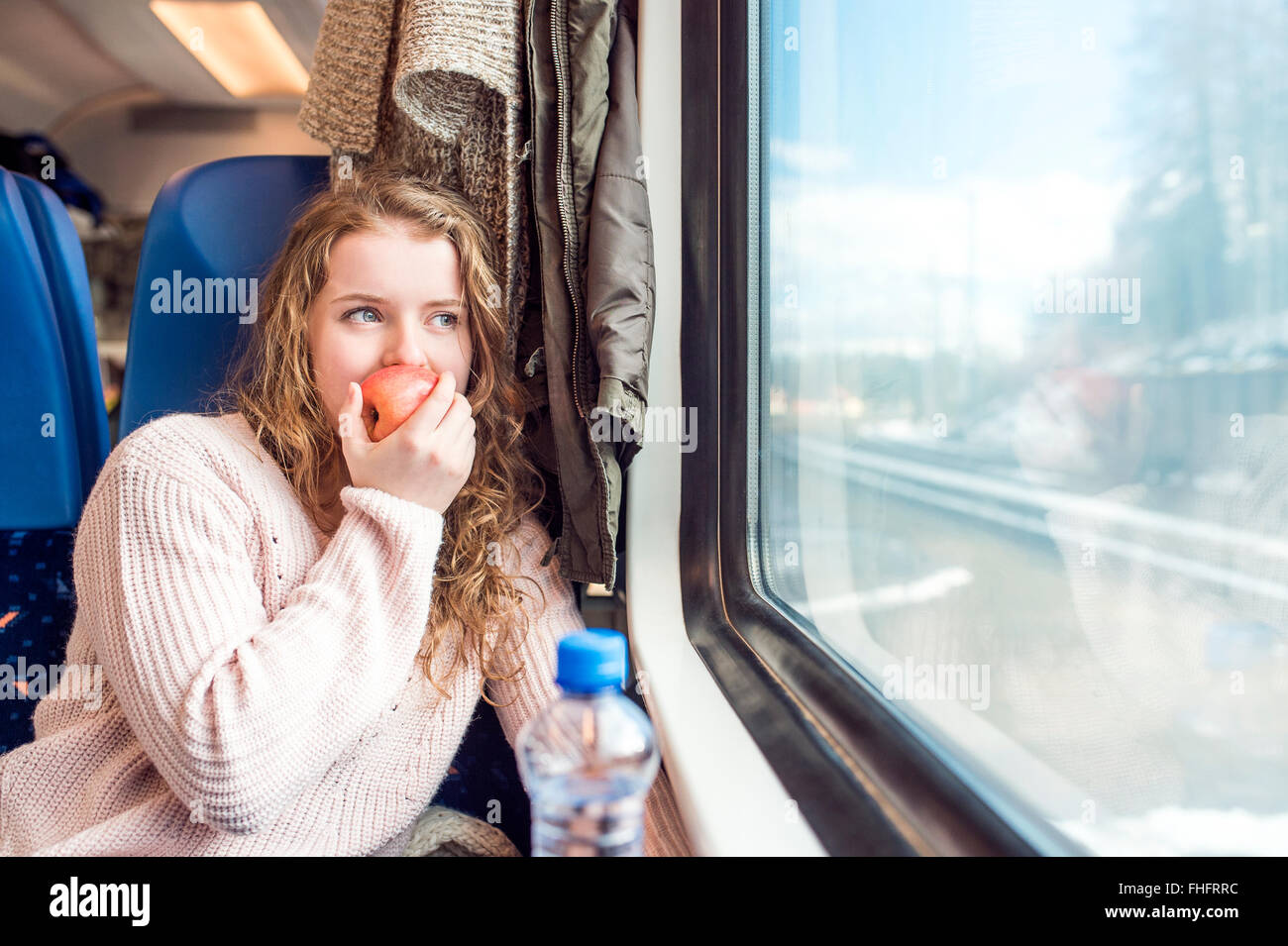 Manger dans le train Banque de photographies et d’images à haute résolution Alamy