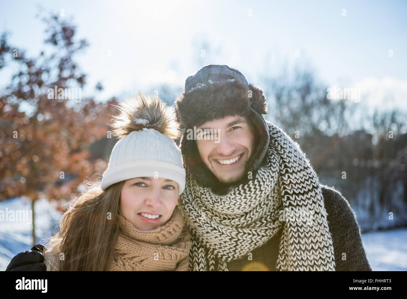 Portrait de couple dans des vêtements d'hiver Banque D'Images