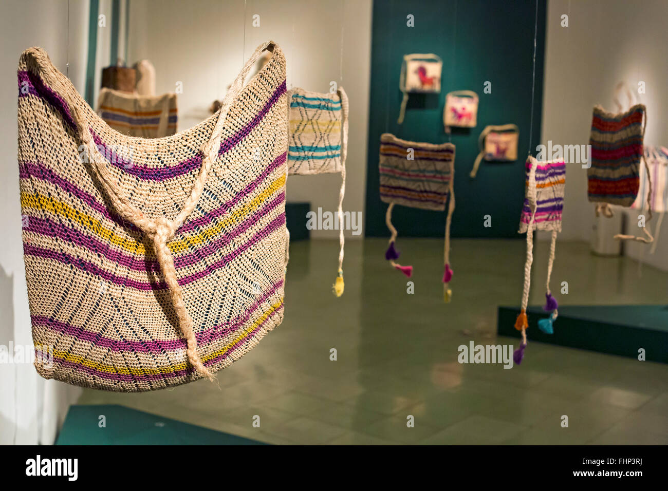 Oaxaca, Mexique - Sacs fabriqués de fibres de l'agave, exposée au Musée du Textile, de l'Oaxaca. Banque D'Images