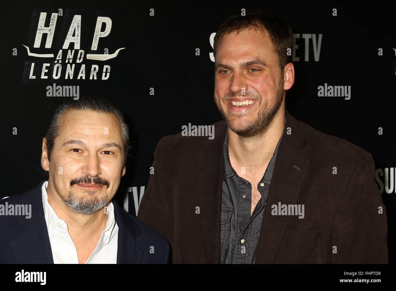 New York, New York, USA. Feb 25, 2016. Producteur NICK DAMICI et directeur JIM MICKLE assister aux séries originales 'Hap et Leonard' pour SundanceTV premiere partie tenue à Hill Country BBQ. Credit : Nancy/Kaszerman ZUMA Wire/Alamy Live News Banque D'Images