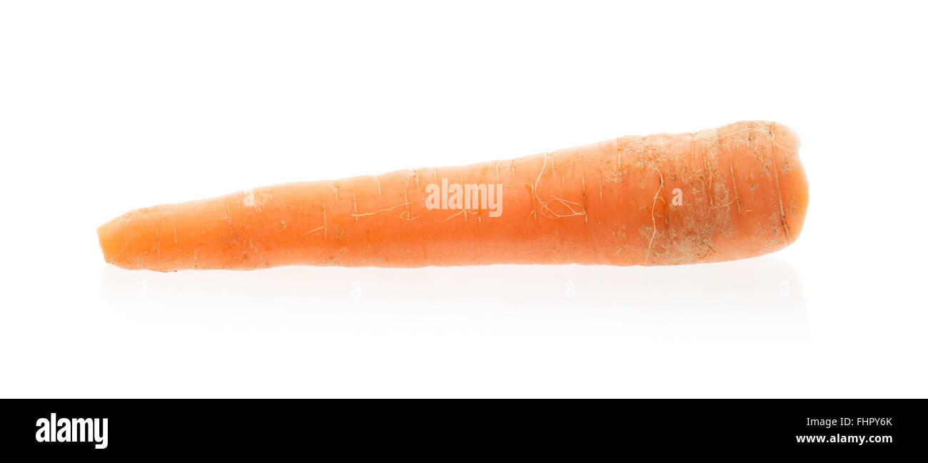 La carotte fraîche isolé sur fond blanc Banque D'Images