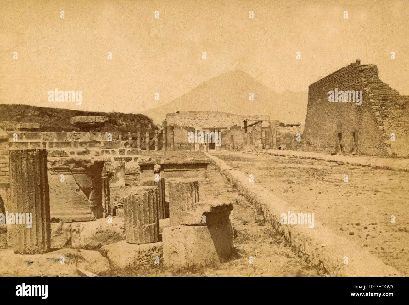 Forum triangulaire, le Temple d'Hercule et de théâtre, Pompéi, Italie Banque D'Images