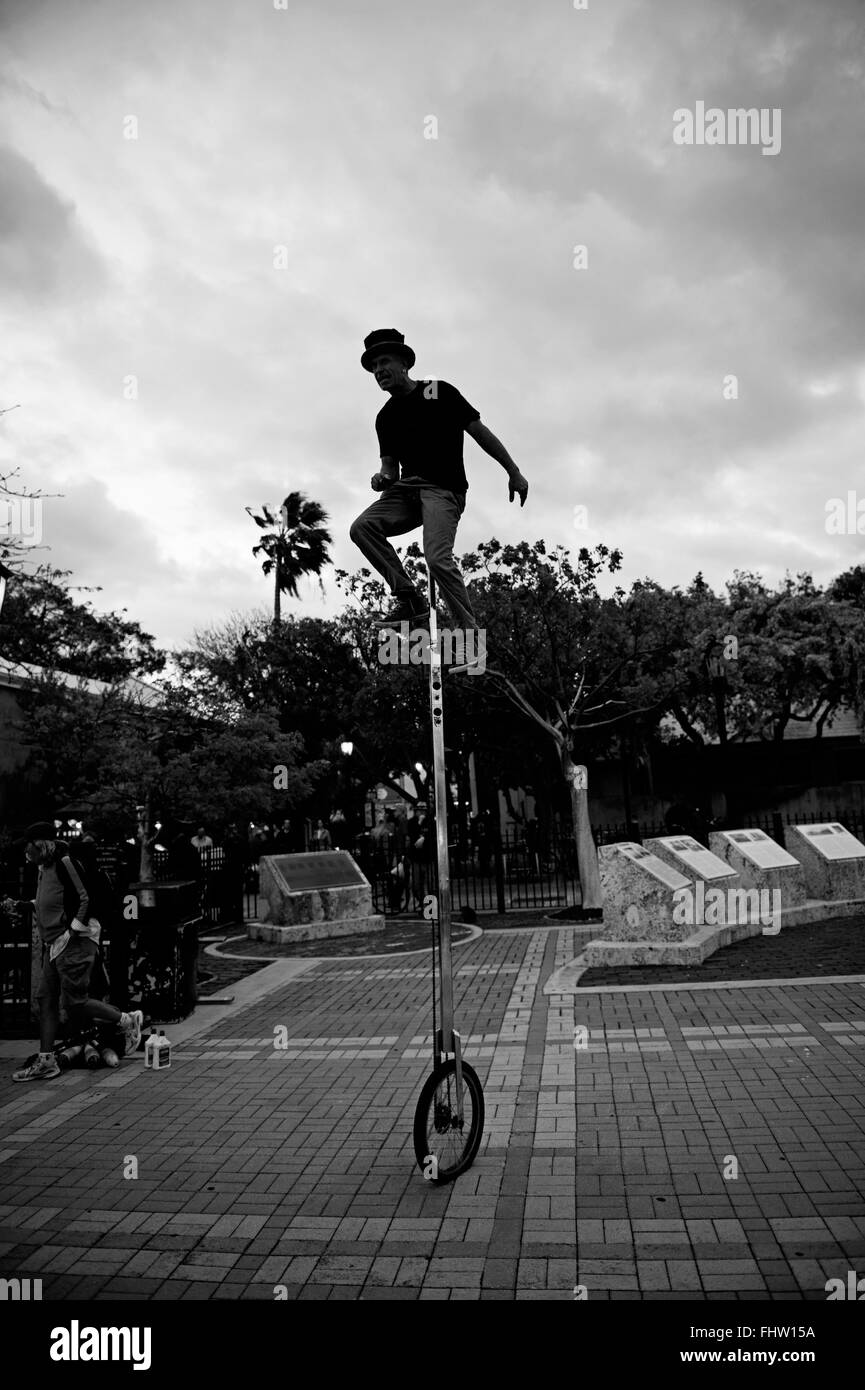 Artiste de rue à Mallory Square, Key West Banque D'Images