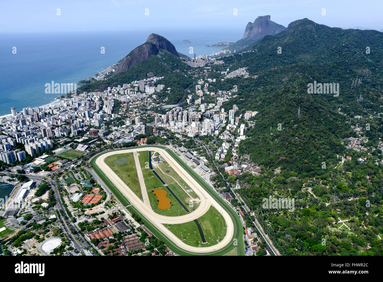 Vue aérienne de Jockey Club Brasileiro avec Leblon Jardim Botanico à gauche et à droite Banque D'Images