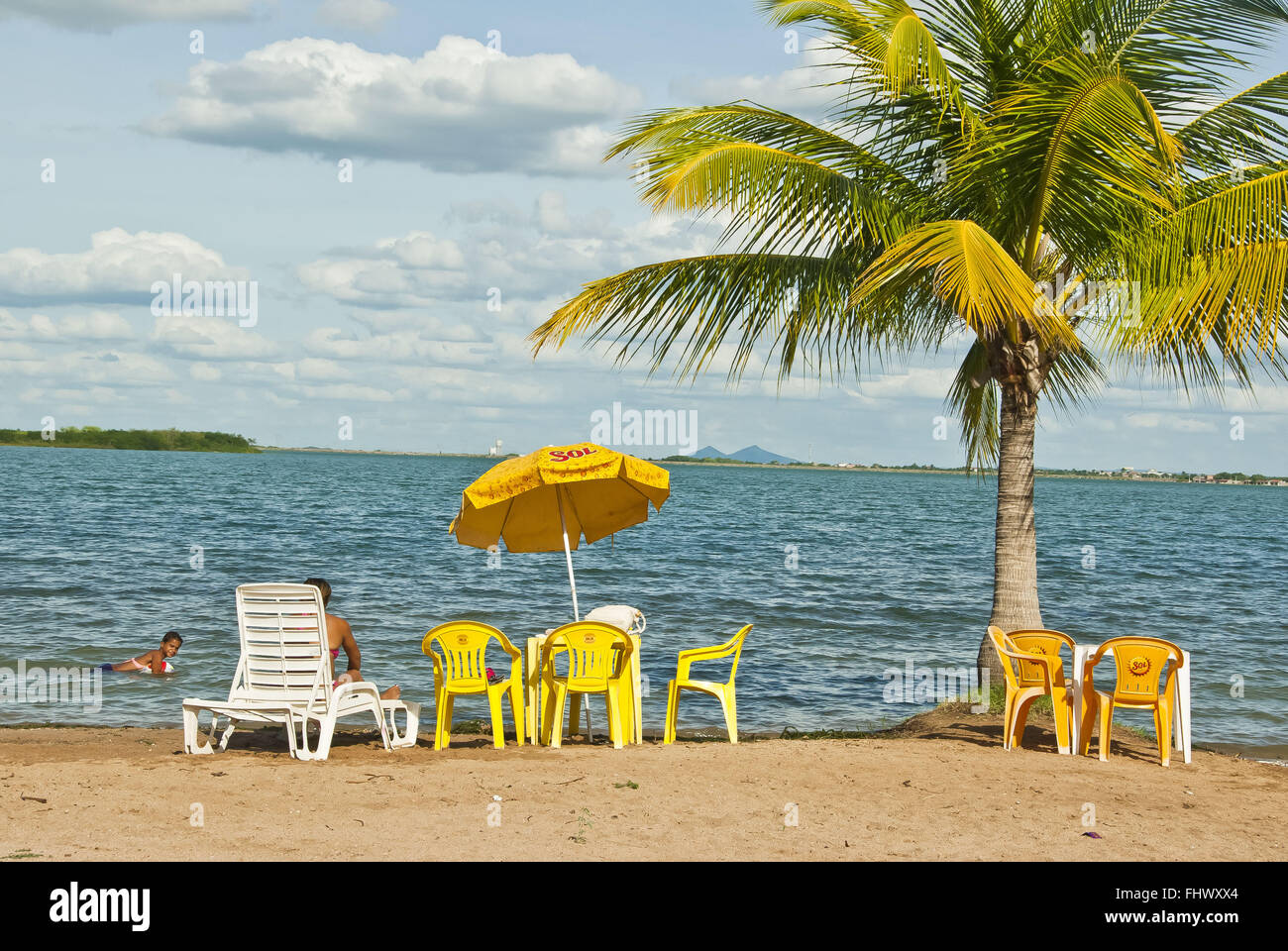 Les petites chaises de plage dans la région de Paulo Afonso - Rio Sao Francisco Banque D'Images