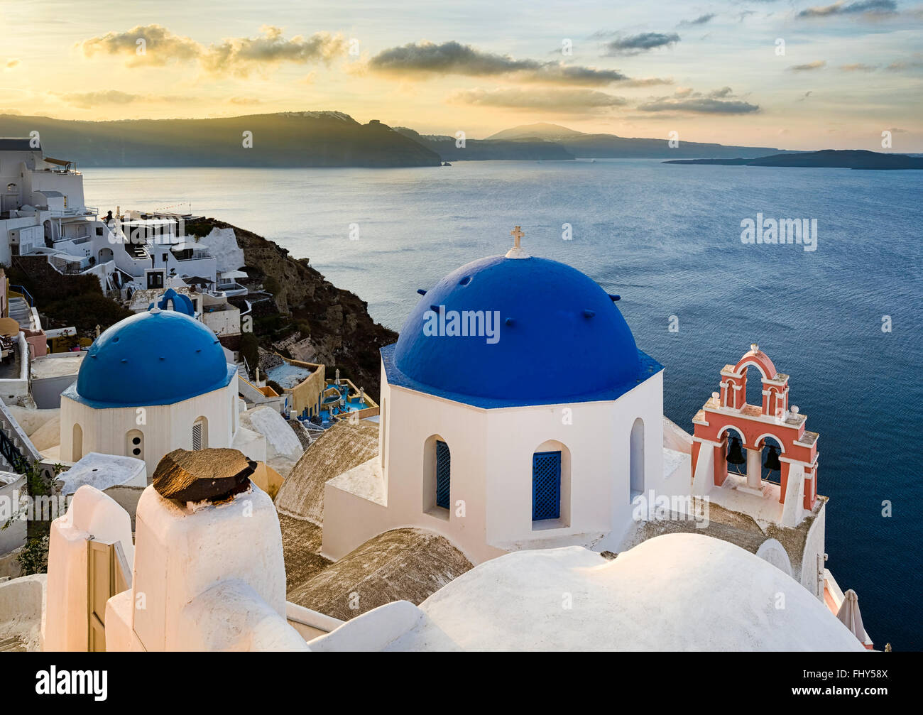 Coucher du soleil dans le village d''Oia, à Santorin, Grèce Banque D'Images