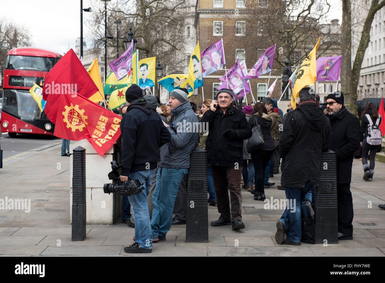 Manifestation devant le peuple kurde Downing Street, London, UK. 10 Février, 2016. Banque D'Images