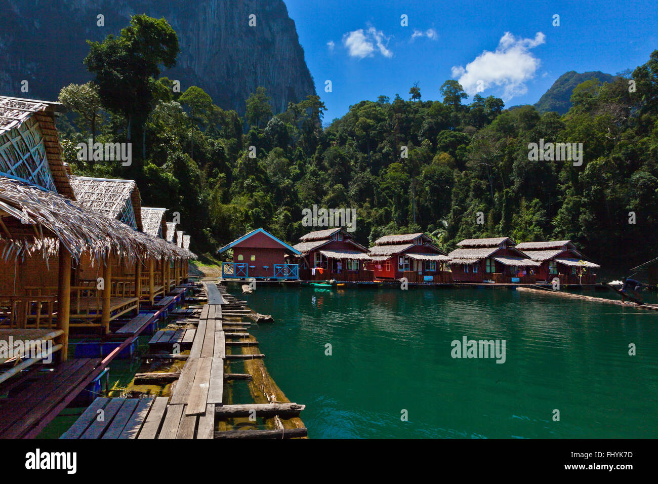 KLONG KA CHAMBRE le radeau LAC CHEOW FR dans le parc national de Khao Sok - Thaïlande Banque D'Images