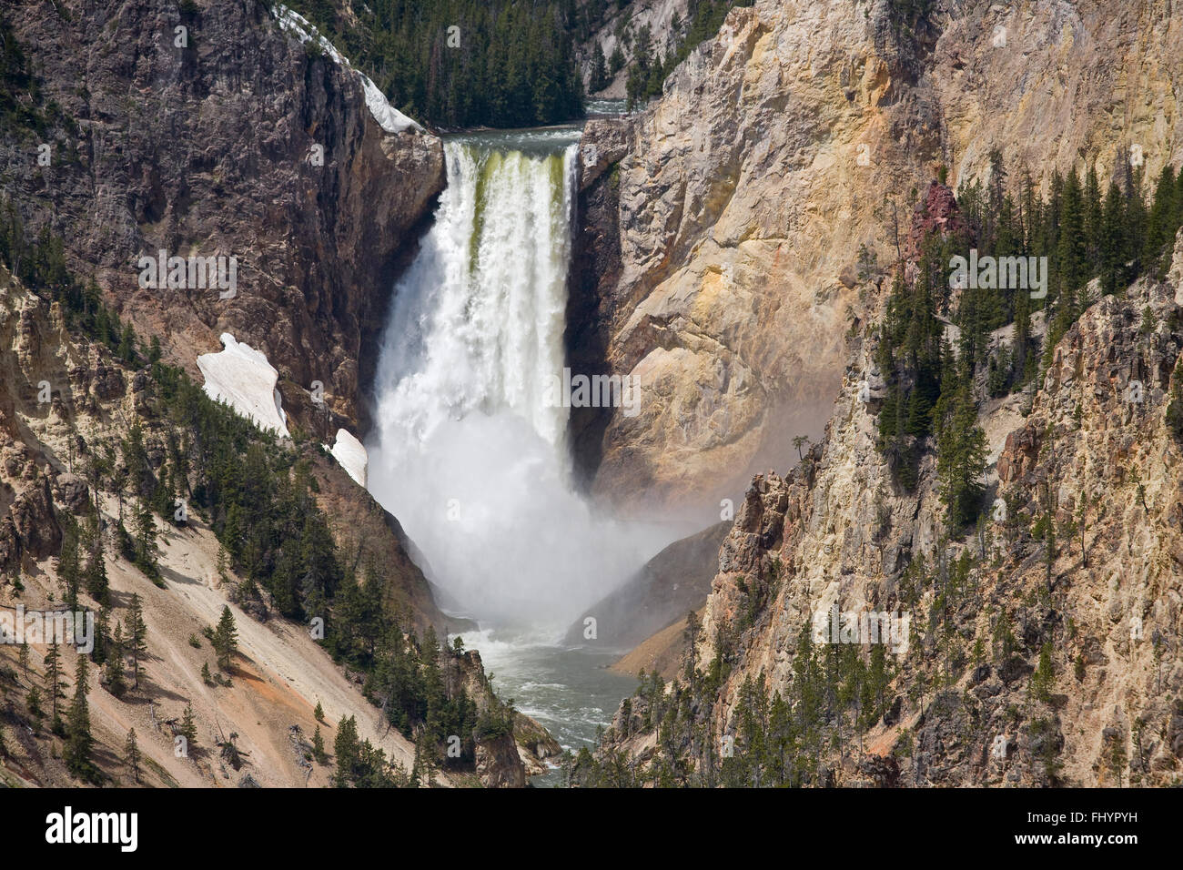 YELLOWSTONE FALLS INFÉRIEURE tombe dans le GRAND CANYON DE LA YELLOWSTONE - Parc national de Yellowstone, Wyoming Banque D'Images