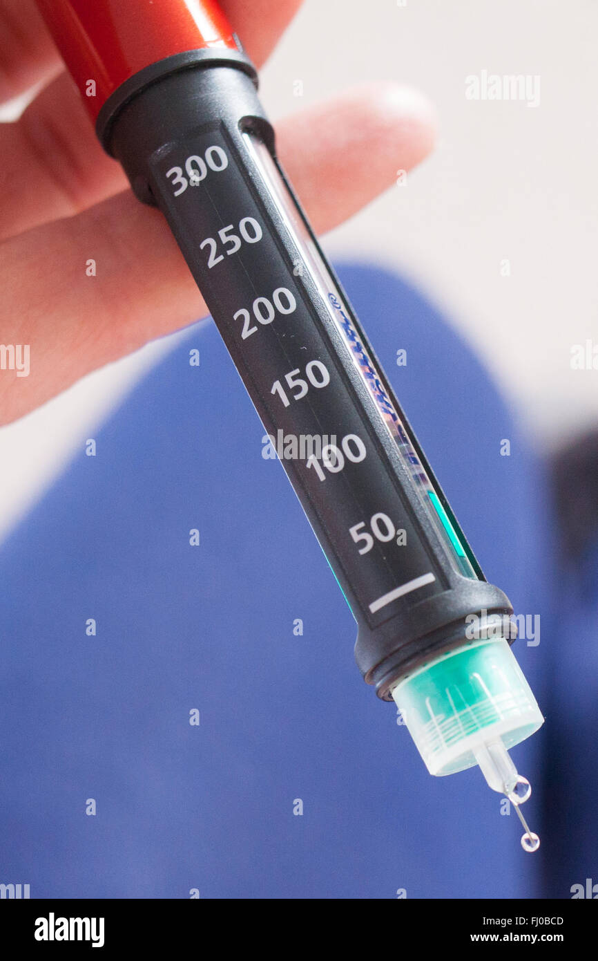 Un gros plan d'un stylo à insuline (Levemir). Banque D'Images