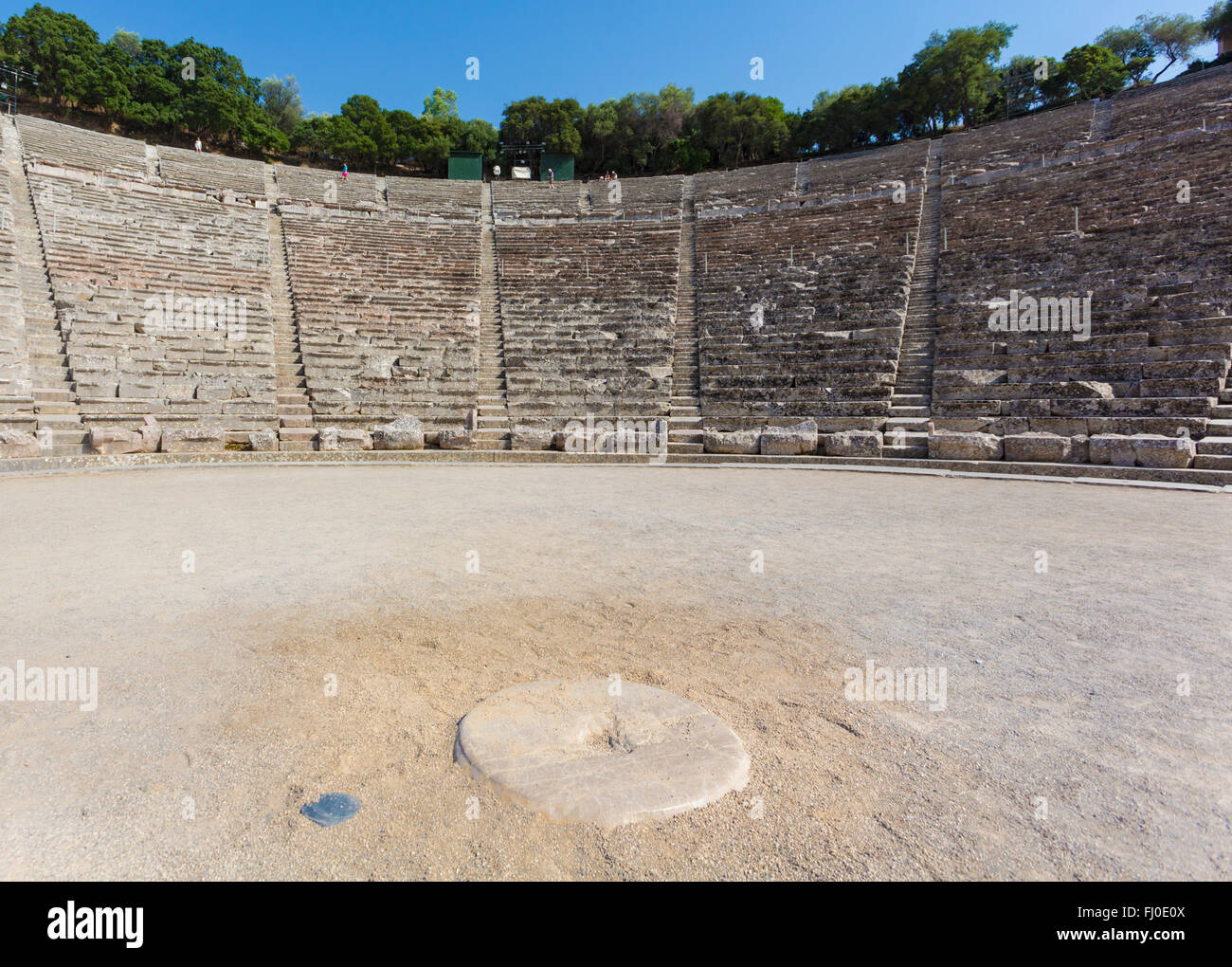 Épidaure, Argolis, Péloponnèse, Grèce. Le 4th Century BC, théâtre de 4 000 places, conçu par Polykleitos le plus jeune. Banque D'Images