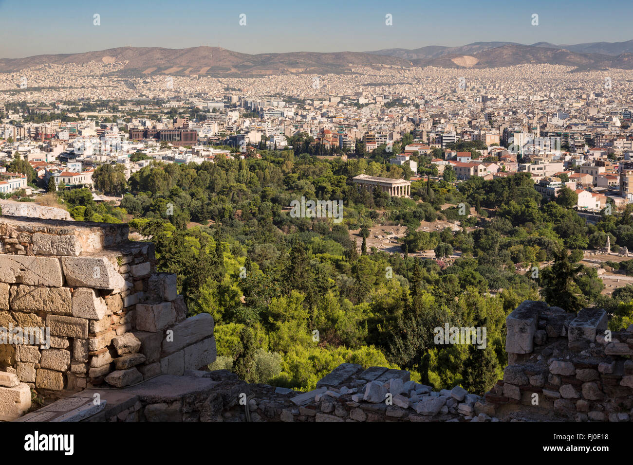 Athènes, Attique, Grèce. Le Doric Temple d'Héphaïstos - ou Hephaisteion, ou Hephesteum - à l'Agora. Vu de l'Acropole Banque D'Images