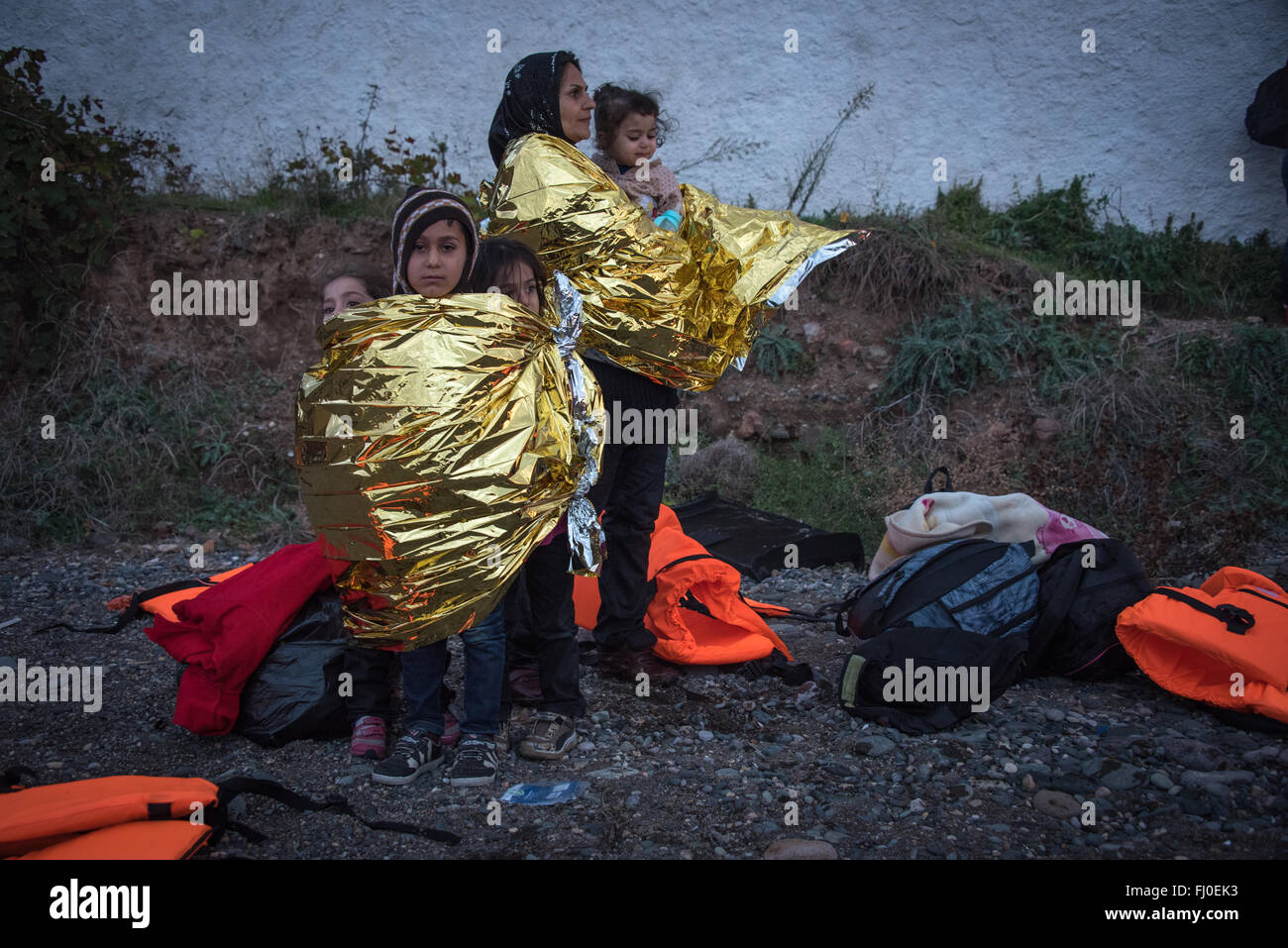 Les réfugiés qui arrivent sur les rives du Efthalou, Lesbos en Grèce. Banque D'Images