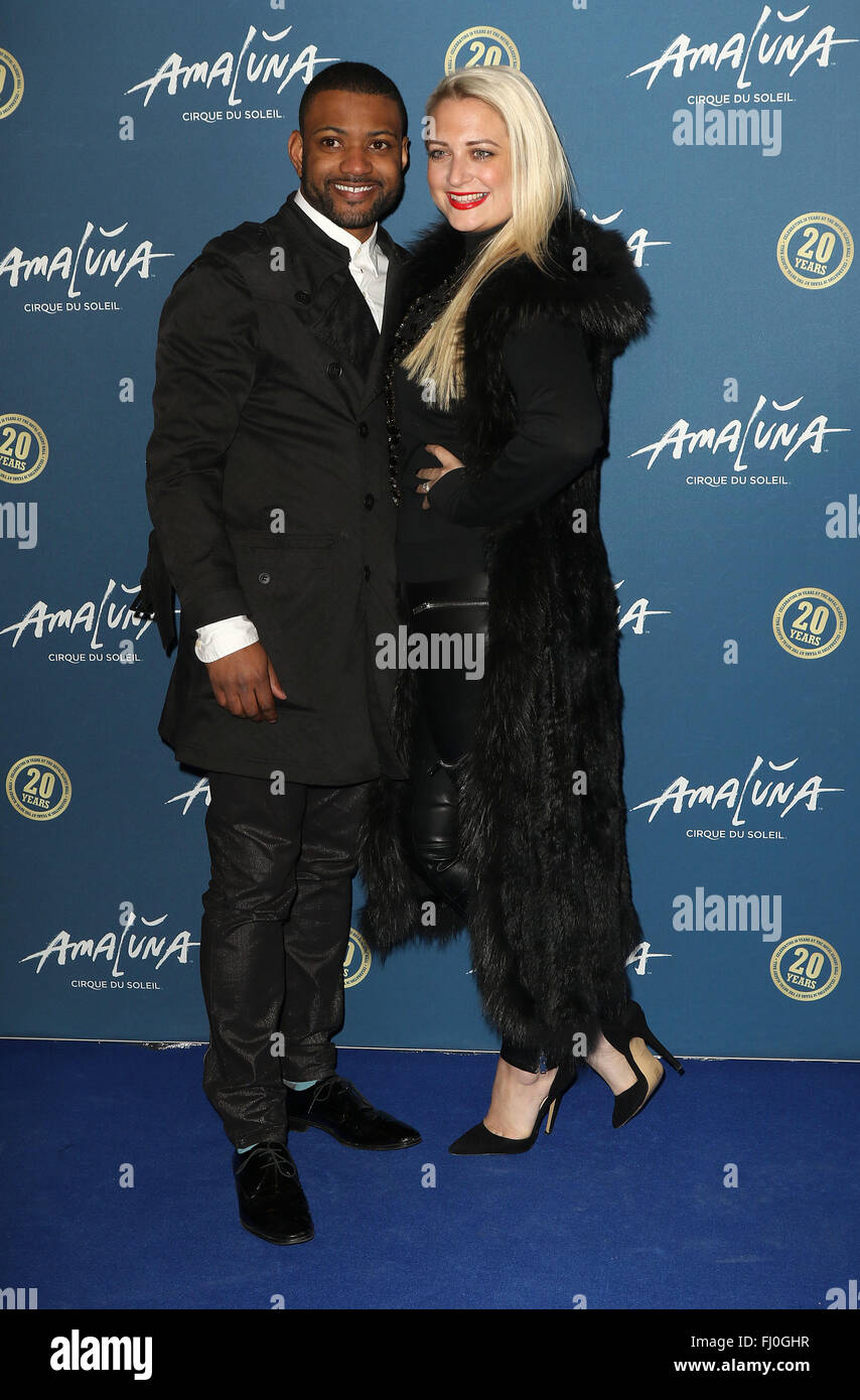 19 janvier 2016 - JB Gill - Jonathan Gill et Chloe Tangney assister à 'Cirque du Soleil : Amaluna' press nuit, Royal Albert Hal Banque D'Images