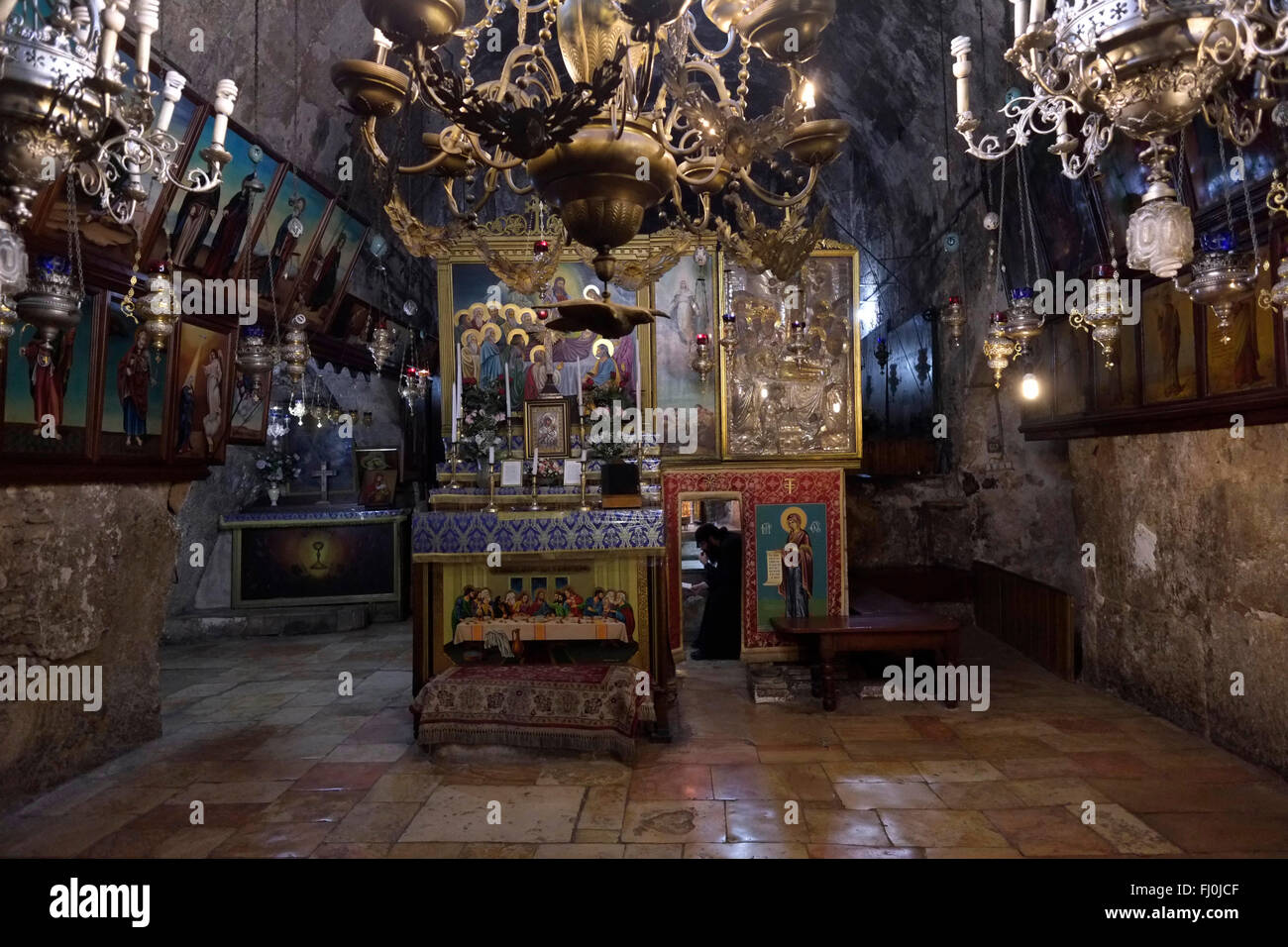 Intérieur de l'église de l'Assomption, également connu sous le nom de Église du sépulcre de Saint Mary, ou le tombeau de la Vierge Marie, situé de l'autre côté de la vallée du Cédron avant de Gethsémani au pied du Mont des Oliviers à Jérusalem, Israël Banque D'Images