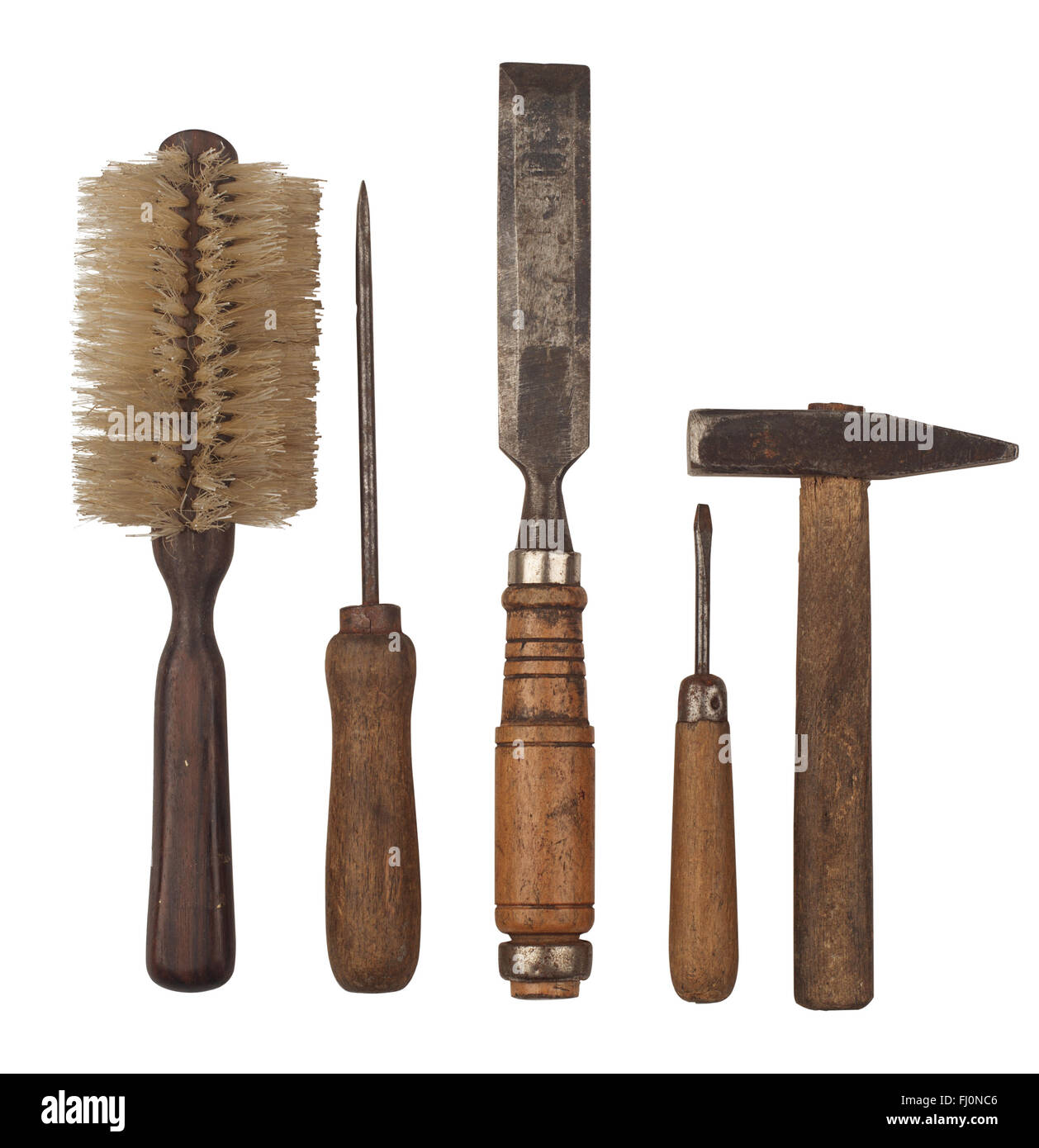 Vue côté horizontal d'un ensemble d'outils de travail très utilisé isolé sur fond blanc Banque D'Images