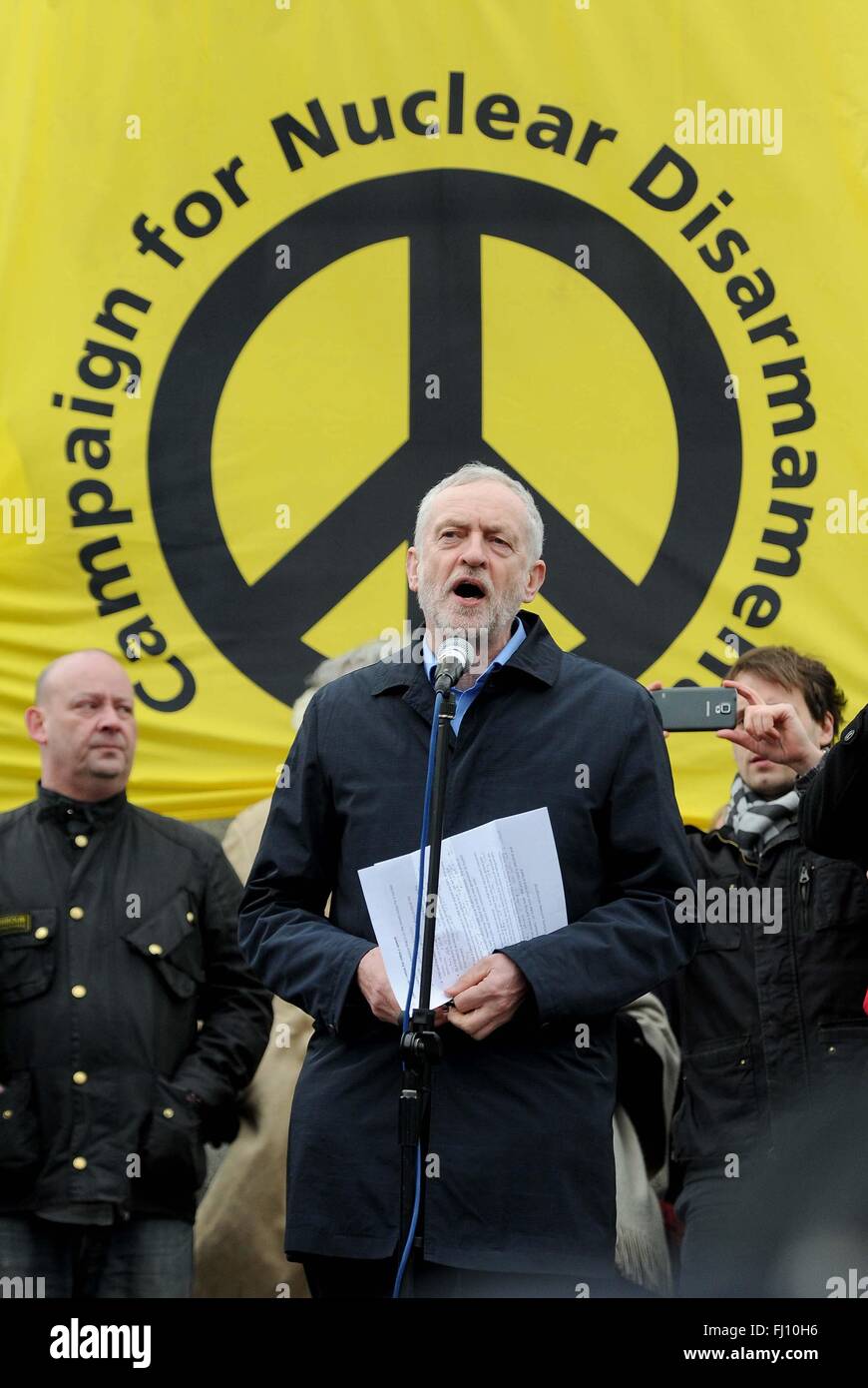 Jeremy Corbyn, chef du parti travailliste parle au CND de protestation anti Trident, London, UK Banque D'Images