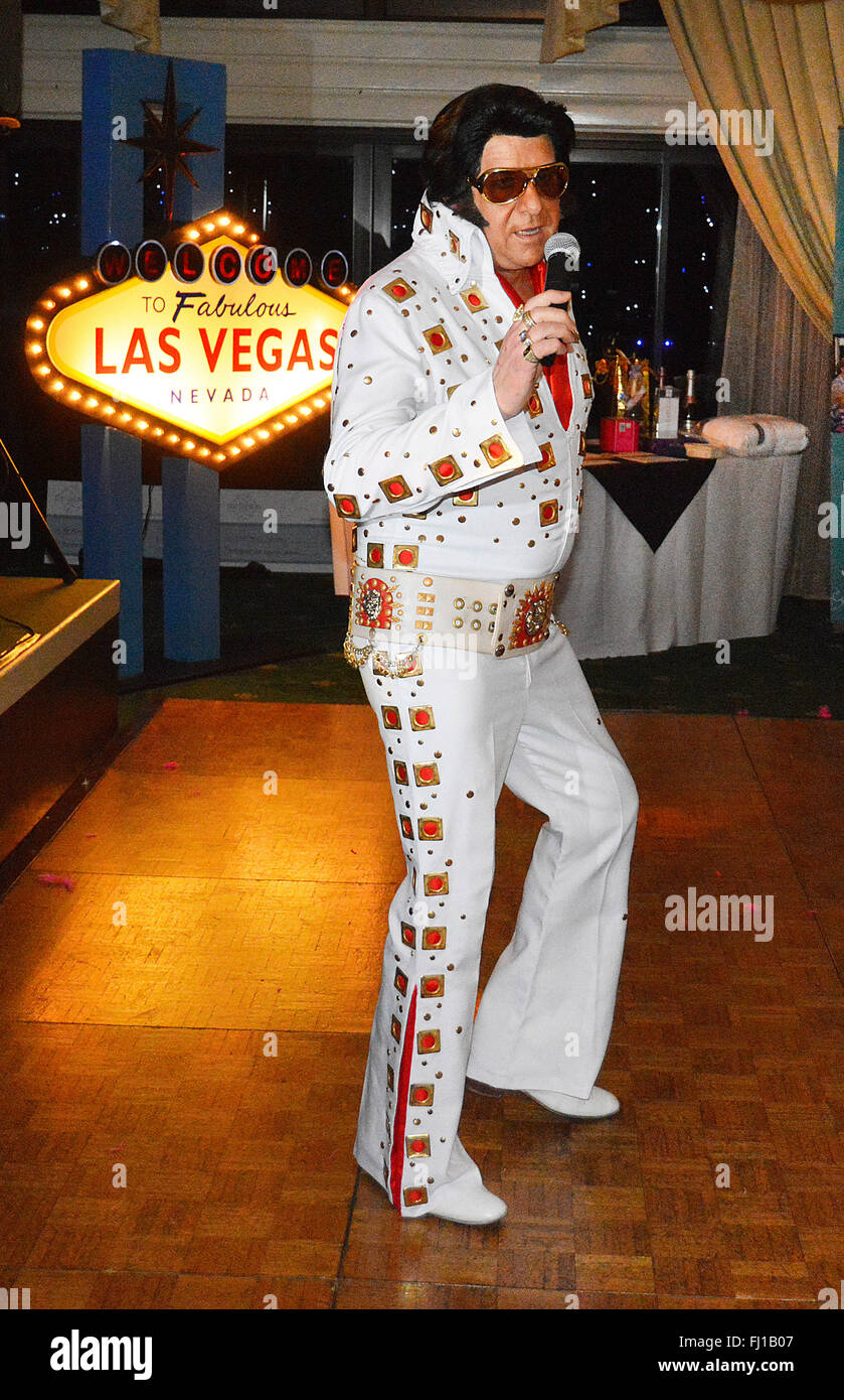 Un chanteur Elvis Tribute, Mick (goodwill) dans Hinckley, UK. Banque D'Images