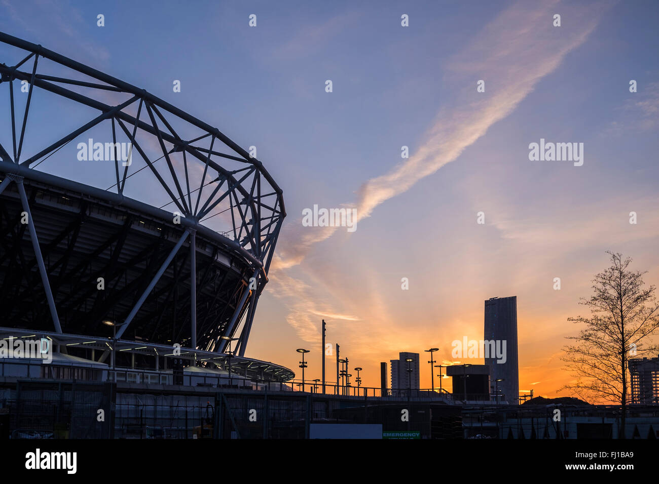 Le stade, la Queen Elizabeth Olympic Park, Stratford, London, Angleterre, Royaume-Uni Banque D'Images