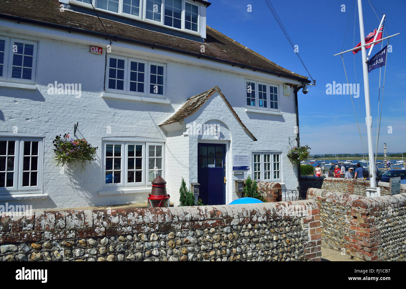 Chichester Harbour Conservancy Office, la rue, Itchenor,Chichester, West Sussex, Royaume-Uni, Angleterre Banque D'Images