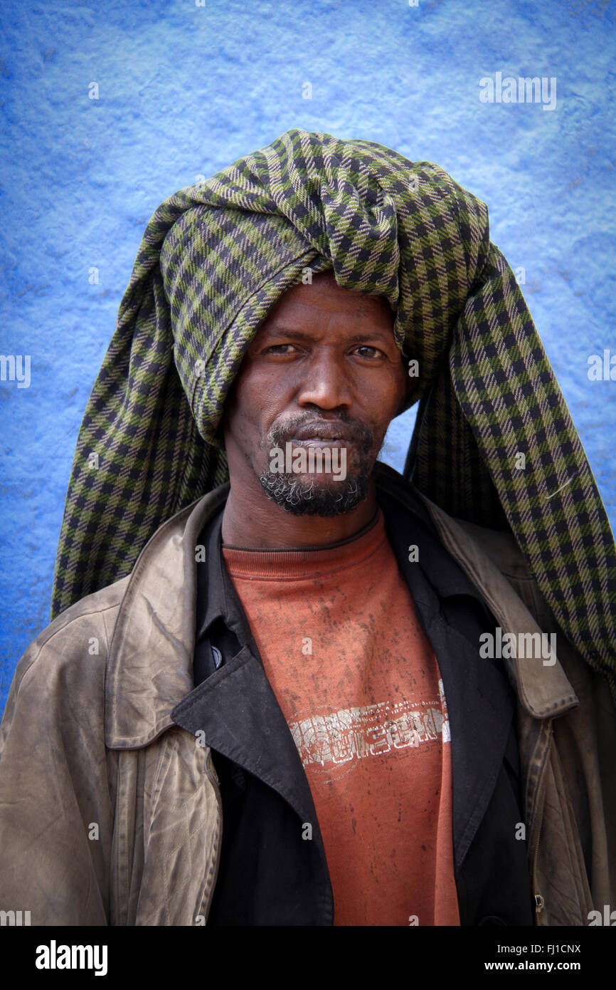 L'homme dans la vieille ville Harari de Harar, en Ethiopie Banque D'Images