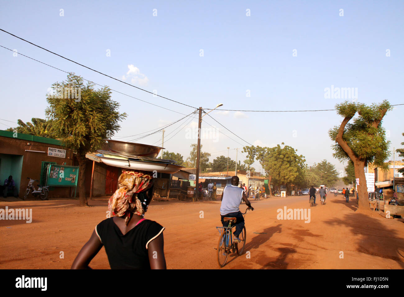 Rues Typiques Ouagadougou Capitale Du Burkina Faso Photo Stock Alamy Rues Typiques Ouagadougou Capitale Du Burkina Faso Photo Stock Alamy