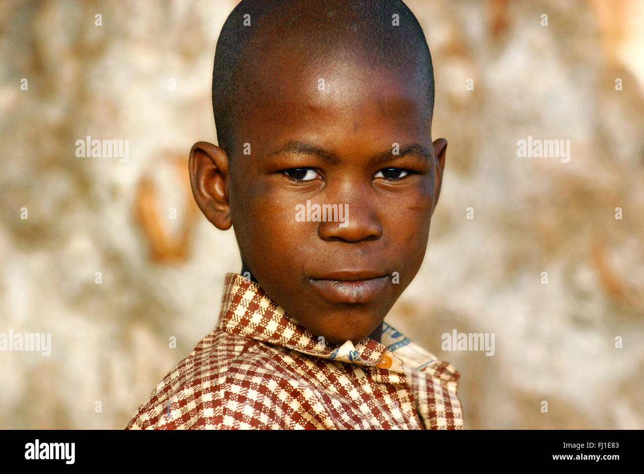 Portrait d'enfant africain boy à Mopti, Mali Banque D'Images