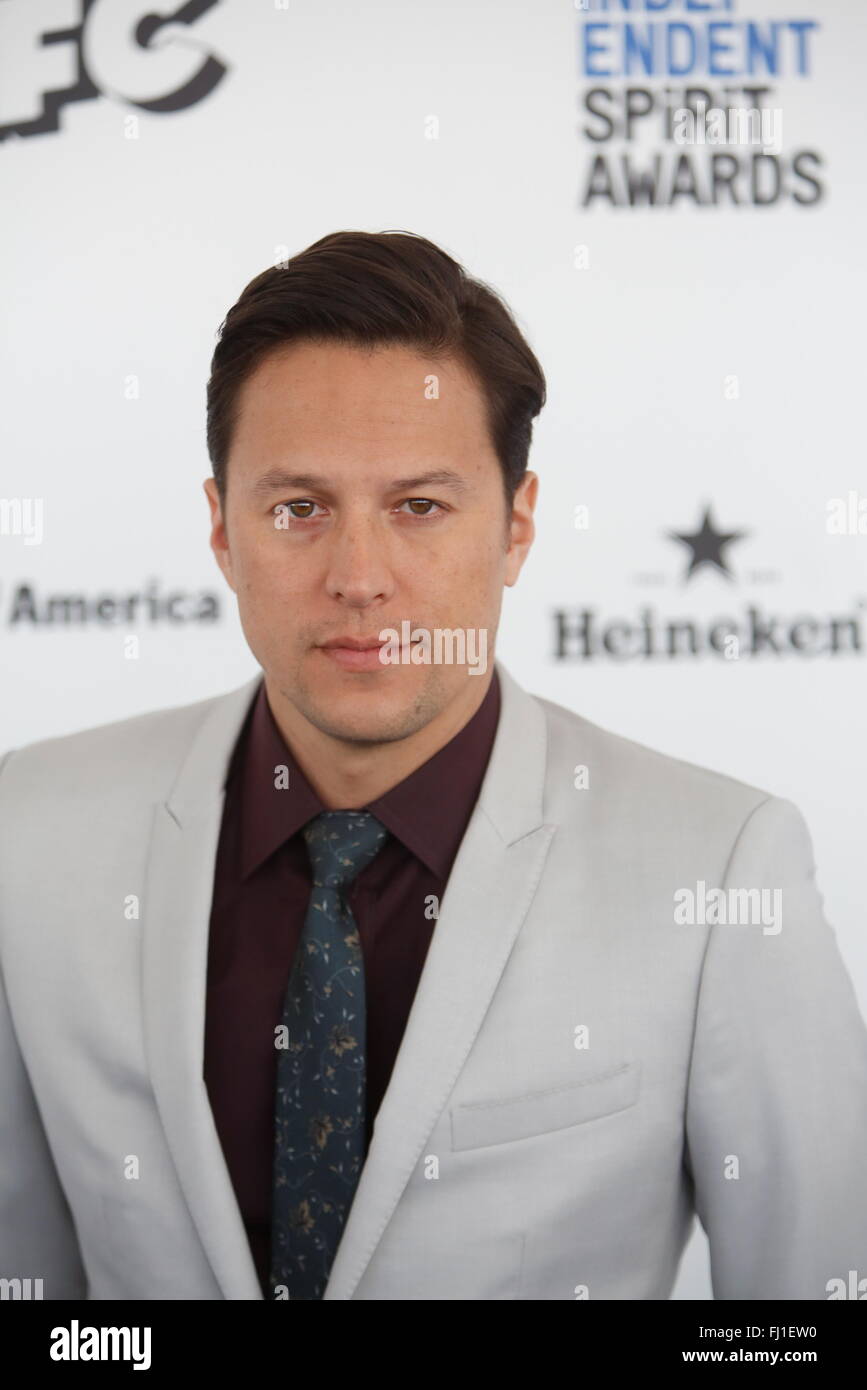 Santa Monica, Los Angeles, Californie, USA. Feb 27, 2016. Réalisateur Cary Fukunaga arrive à la 31e annual Film Independent Spirit Awards dans une tente sur la plage de Santa Monica à Santa Monica, Los Angeles, USA, le 27 février 2016. Photo : Hubert Boesl - PAS DE SERVICE DE FIL - Crédit photo : dpa alliance/Alamy Live News Banque D'Images