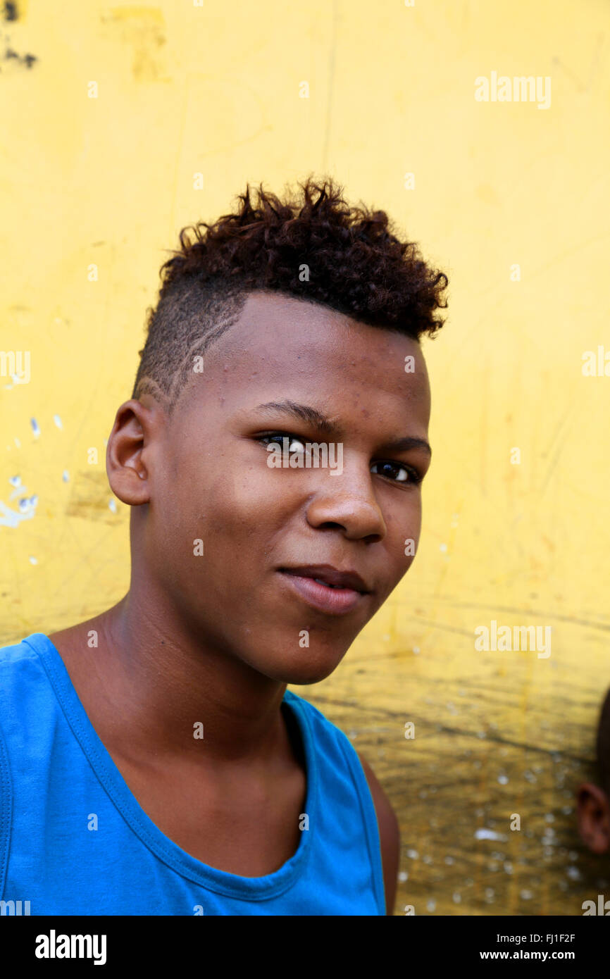 Jeune homme noir à Salvador de Bahia, Brésil Banque D'Images