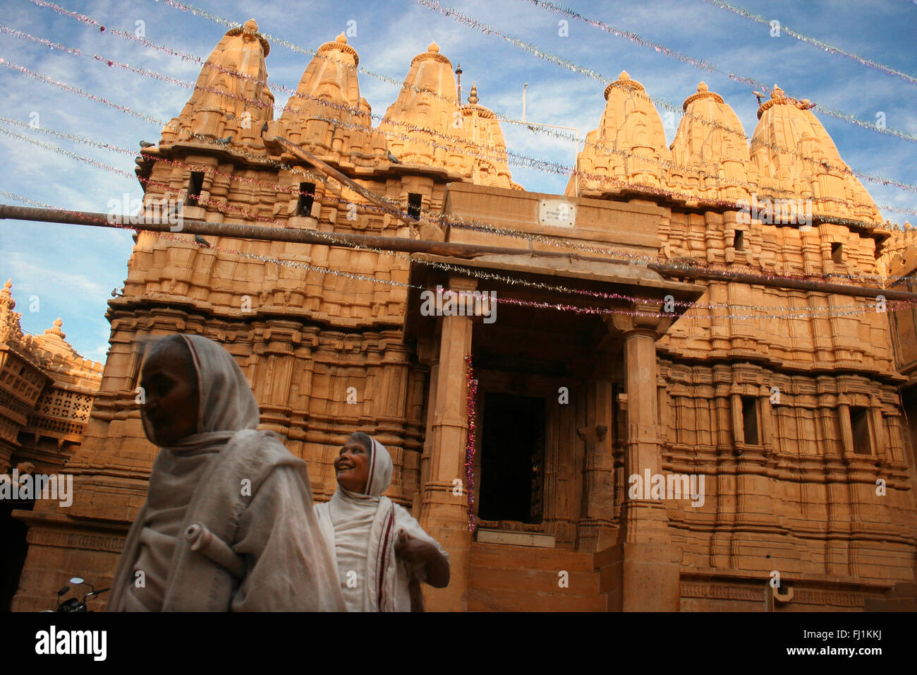 Jain temple intérieur fort Jaisalmer, Rajasthan, India Banque D'Images
