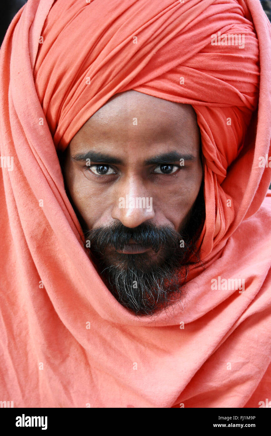 Superbe portrait de guru sadhu hindou yogi swami dans Jodhpur, Rajasthan, India Banque D'Images