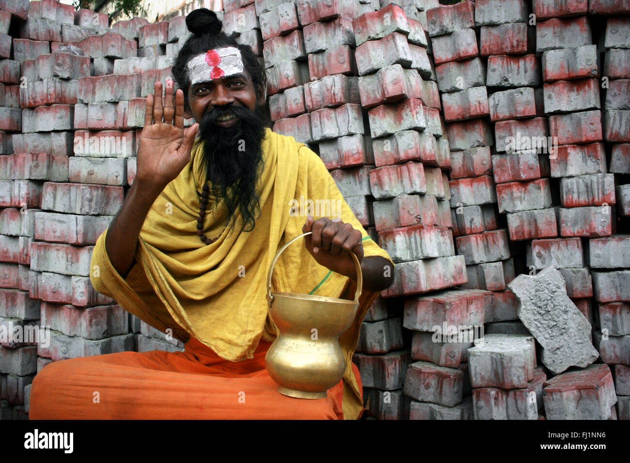 Sadhu - près de saint homme hindou Sri Meenakshi Temple , Madurai , Inde Banque D'Images