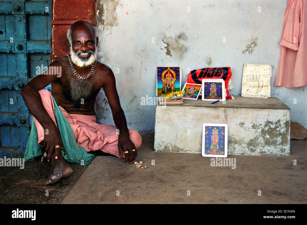 Hindu Sadhu saint homme dans Kanyakumari , Inde Banque D'Images