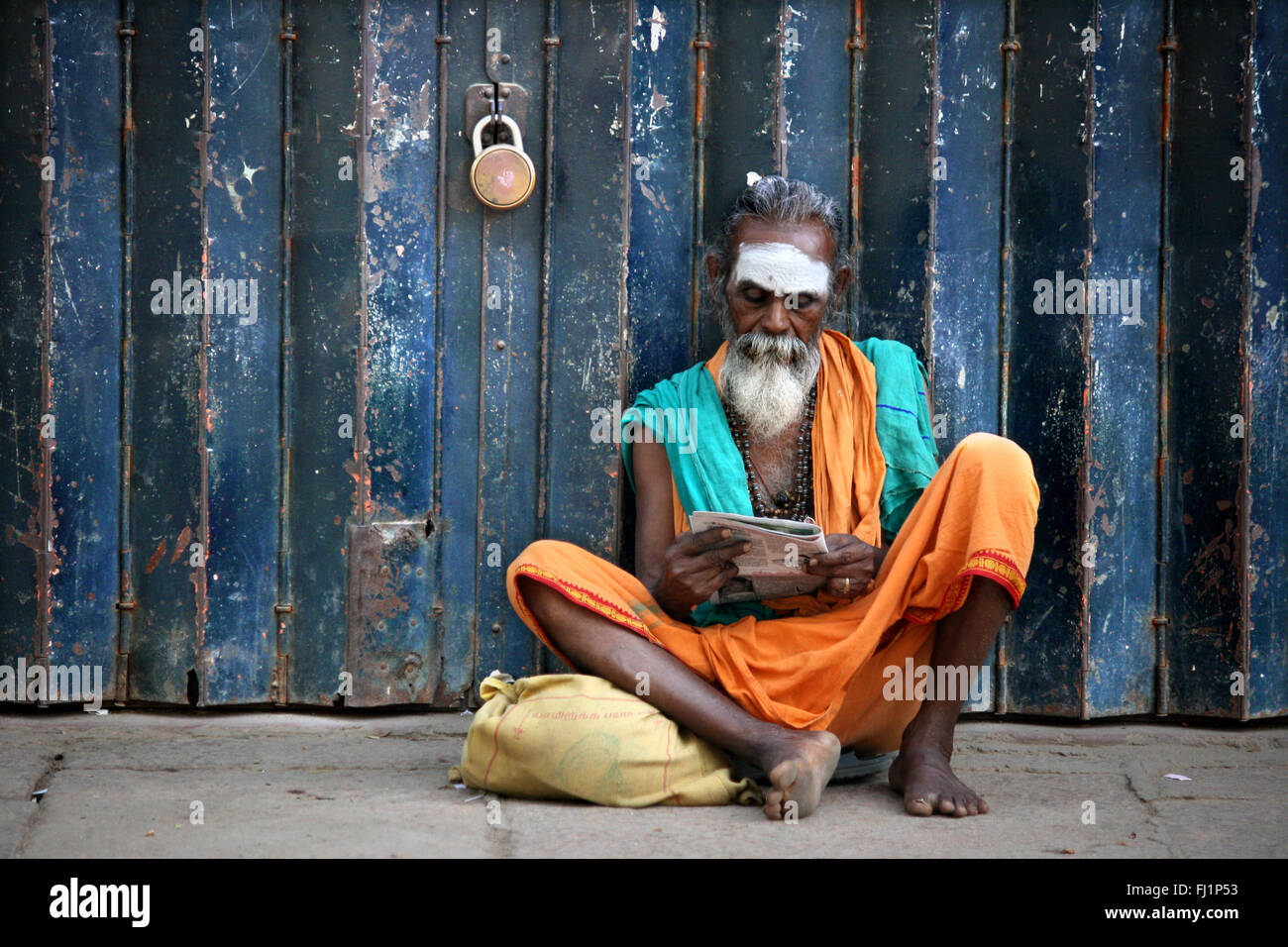 Sadhu - près de saint homme hindou Sri Meenakshi Temple , Madurai , Inde Banque D'Images