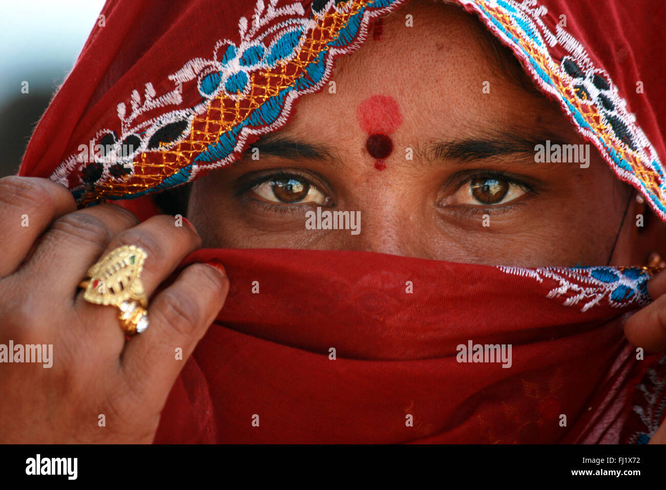 Yeux de femme hindoue indienne au cours de Pushkar mela- Rajasthan, Inde Banque D'Images