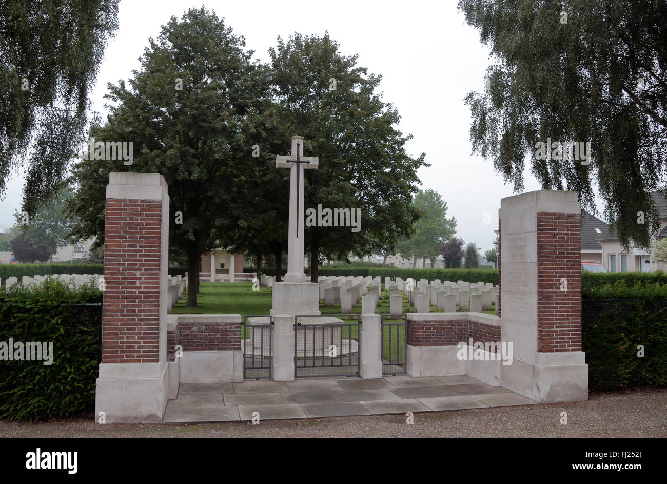 Portes de la CWGC Nederweert War Cemetery, Nederweert, Limbourg, Pays-Bas. Banque D'Images