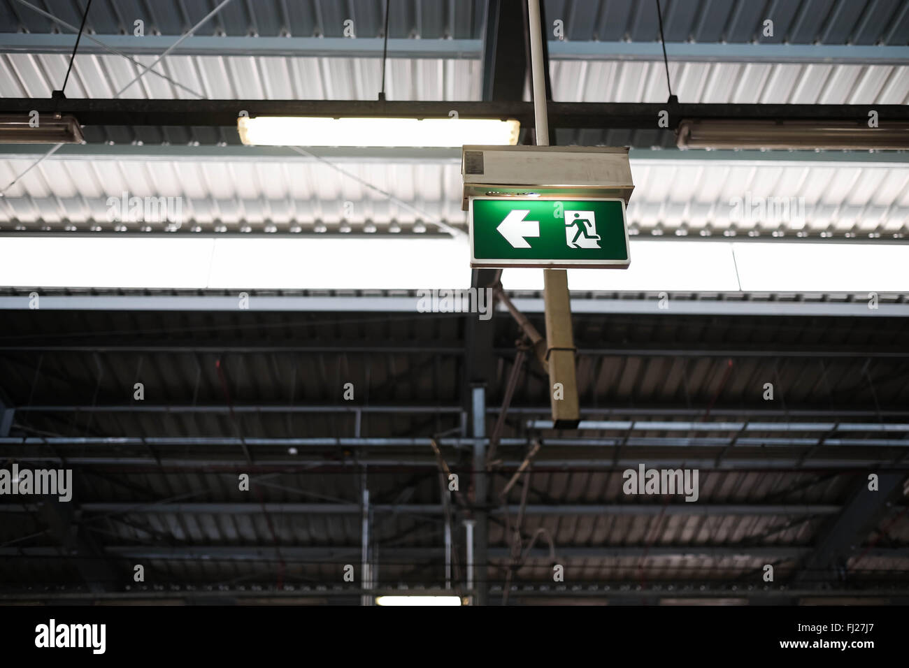 Exit sign post with clipping path Banque D'Images