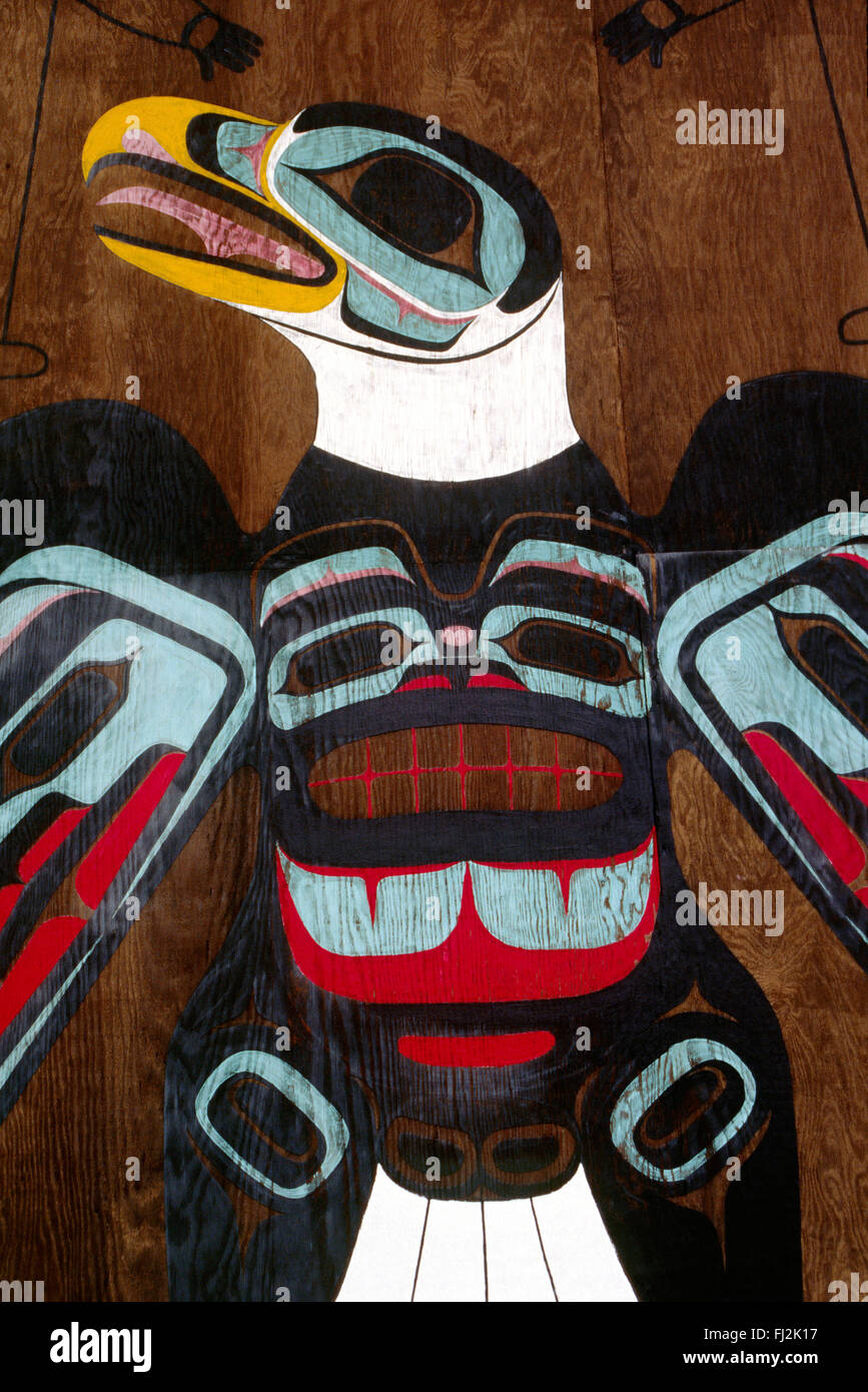 TOTEM INUIT PEINTURE - Juneau, Alaska Banque D'Images