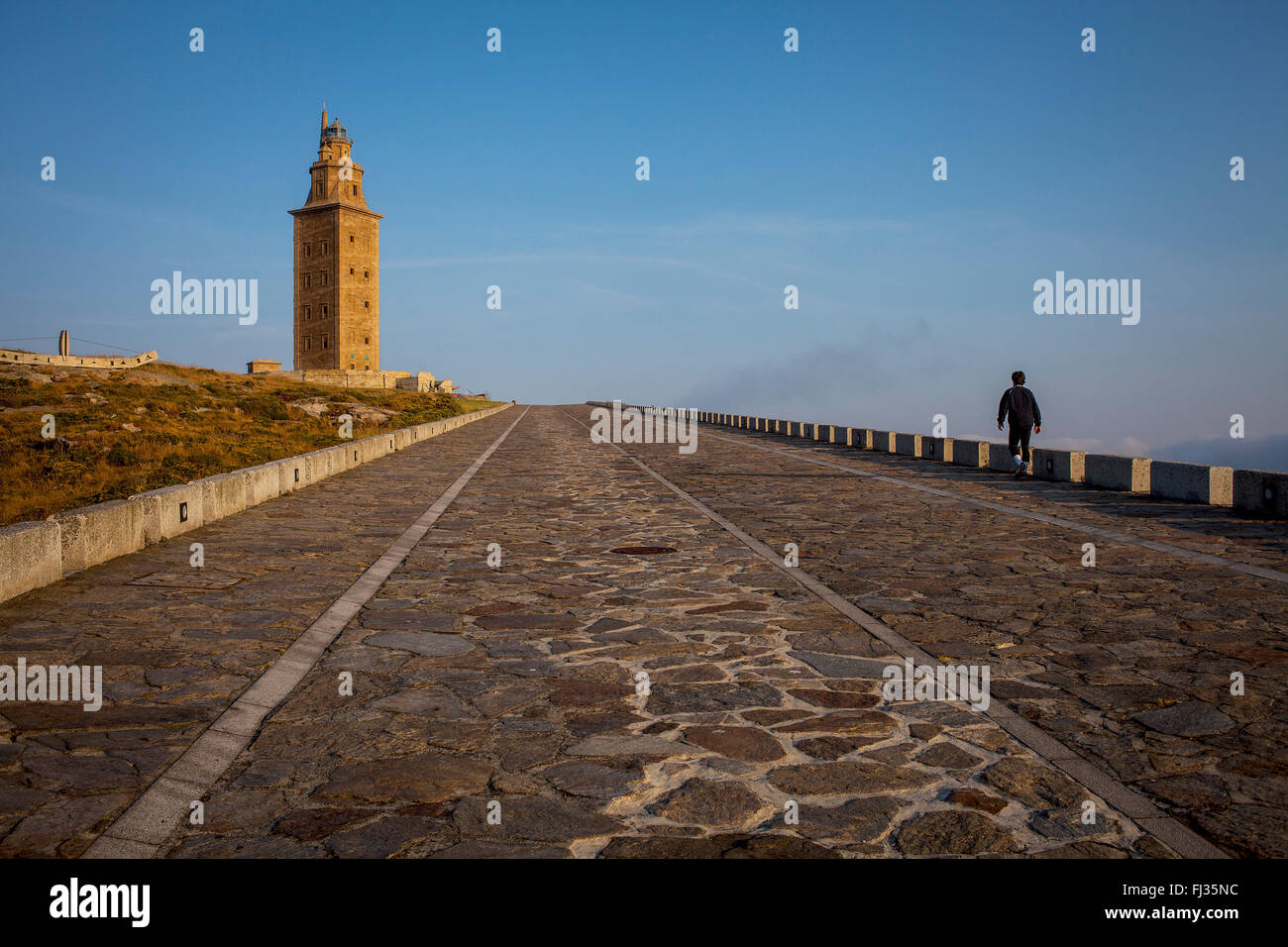 Tour d'Hercule, phare romain, dans la région de Tower Park, ville de La Corogne, Galice, Espagne Banque D'Images