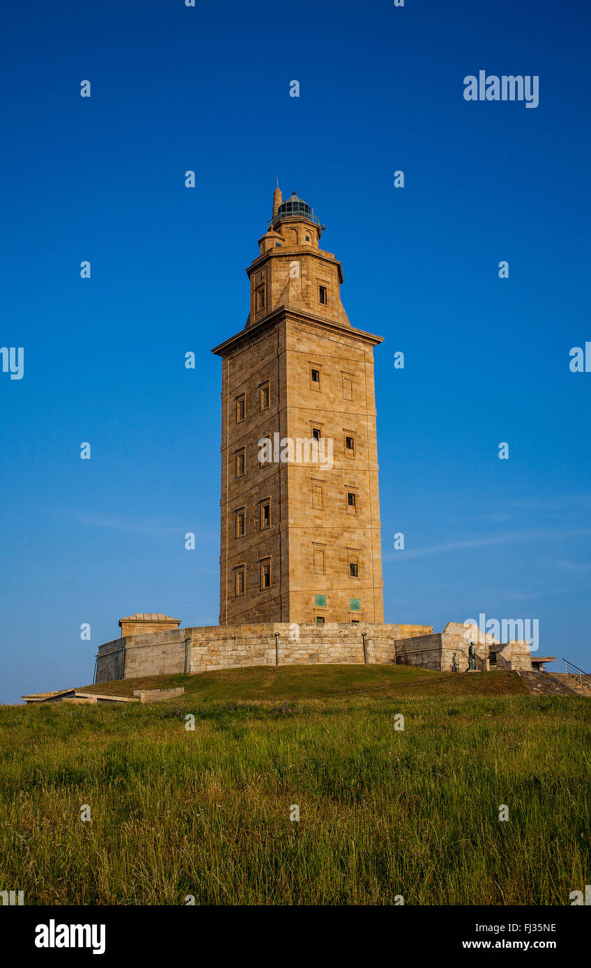 Tour d'Hercule, phare romain, dans la région de Tower Park, ville de La Corogne, Galice, Espagne Banque D'Images