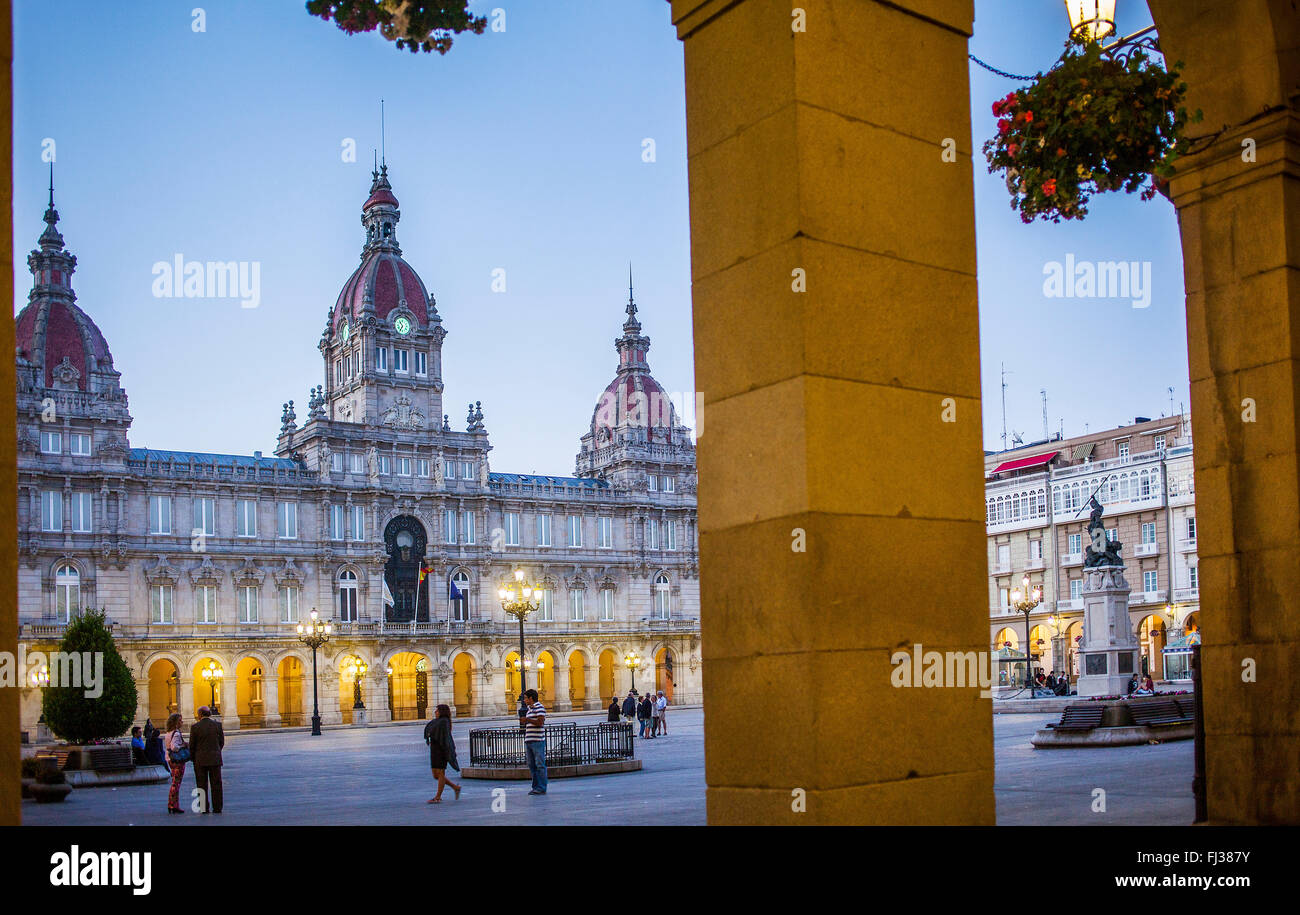 L'hôtel de ville, la place de Maria Pita, ville de La Corogne, Galice, Espagne Banque D'Images