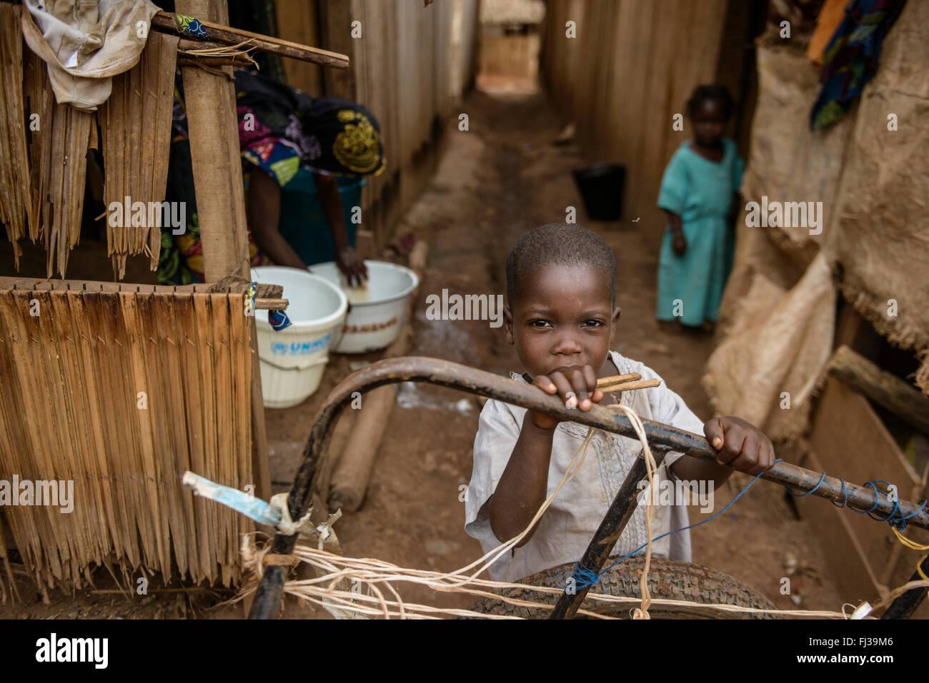 Camp de réfugiés du HCR pour les peuls, Cameroun, Afrique Banque D'Images