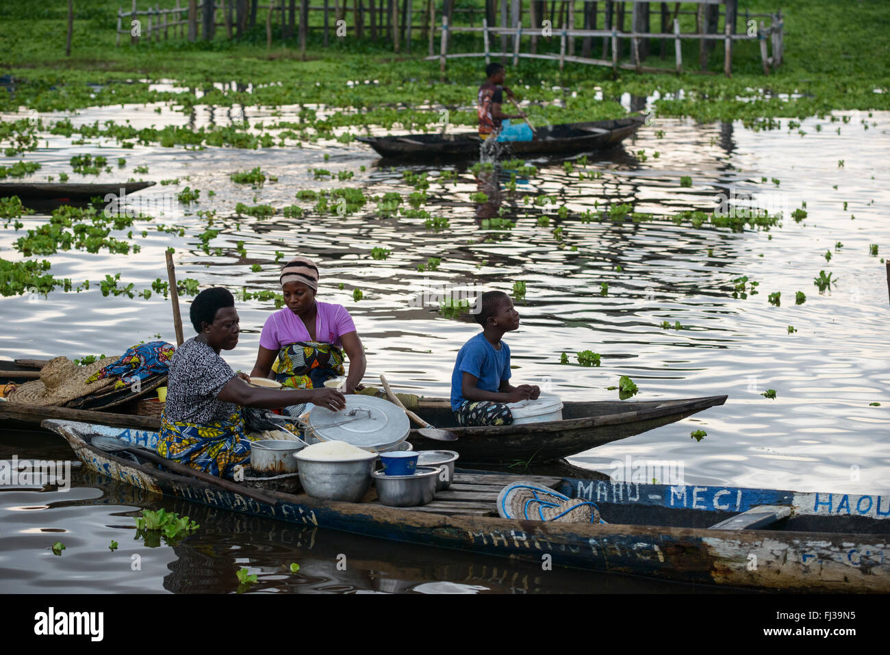 Les gens de Ganvié, Bénin, Afrique Banque D'Images