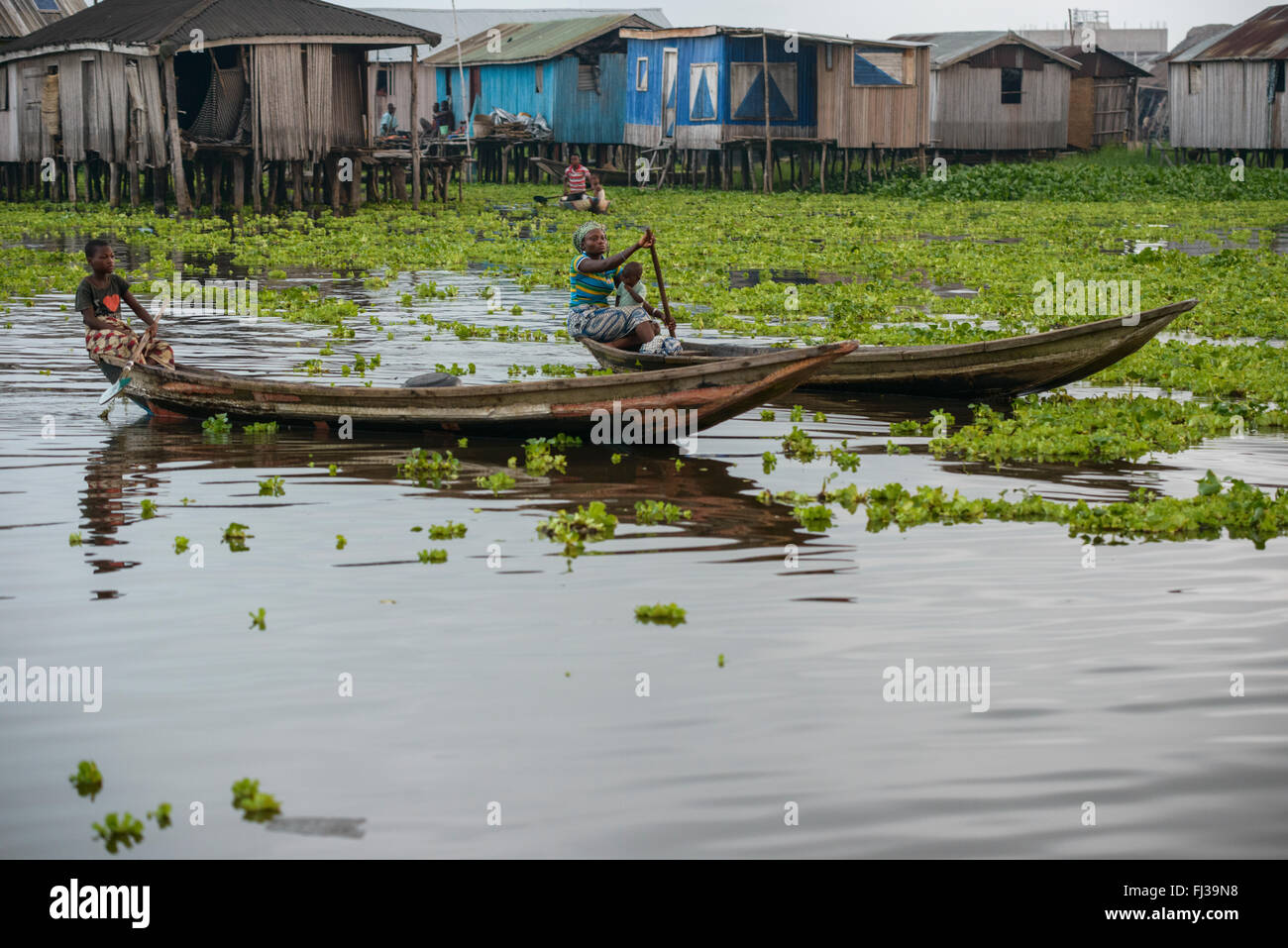 Les gens de Ganvié, Bénin, Afrique Banque D'Images