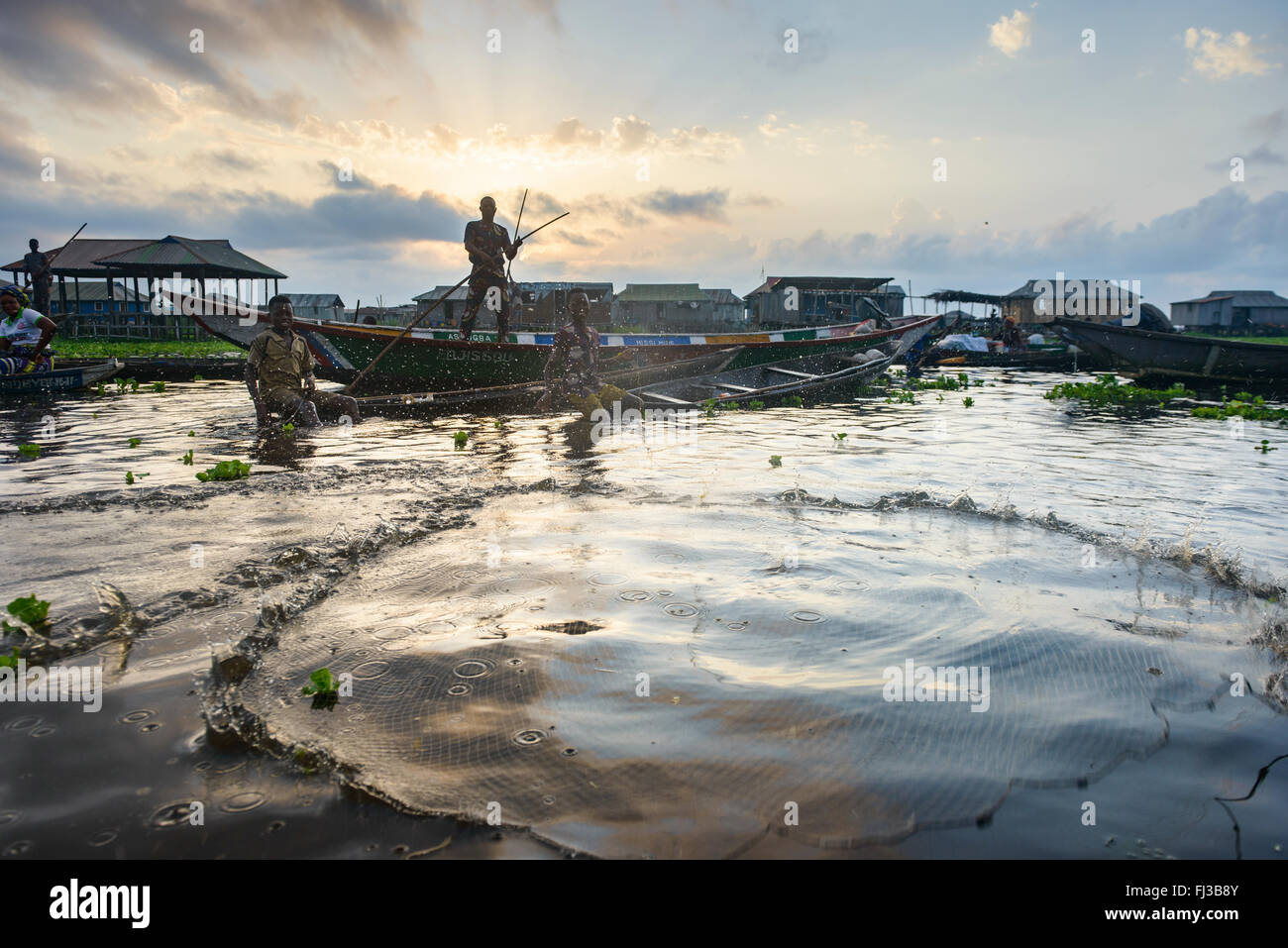 Les gens de Ganvié, Bénin, Afrique Banque D'Images