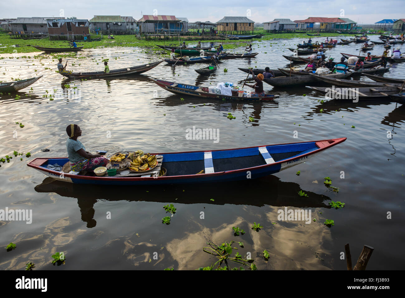 Les gens de Ganvié, Bénin, Afrique Banque D'Images