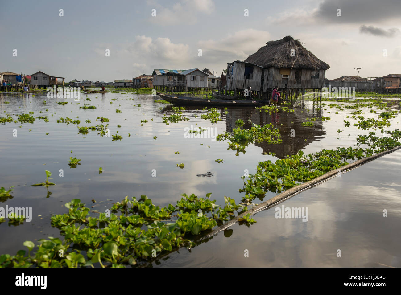 Les gens de Ganvié, Bénin, Afrique Banque D'Images