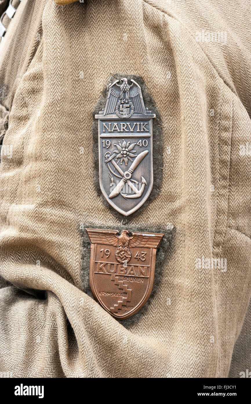 La seconde guerre mondiale soldat allemand détail uniforme. Les épaules de Narvik 1940 et Kuban 1943 campagnes. Banque D'Images