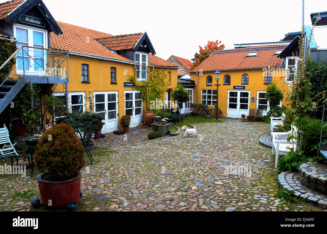 Cour pavée, vieille ville d'Aalborg, le Nord du Jutland, Danemark, Scandinavie Banque D'Images